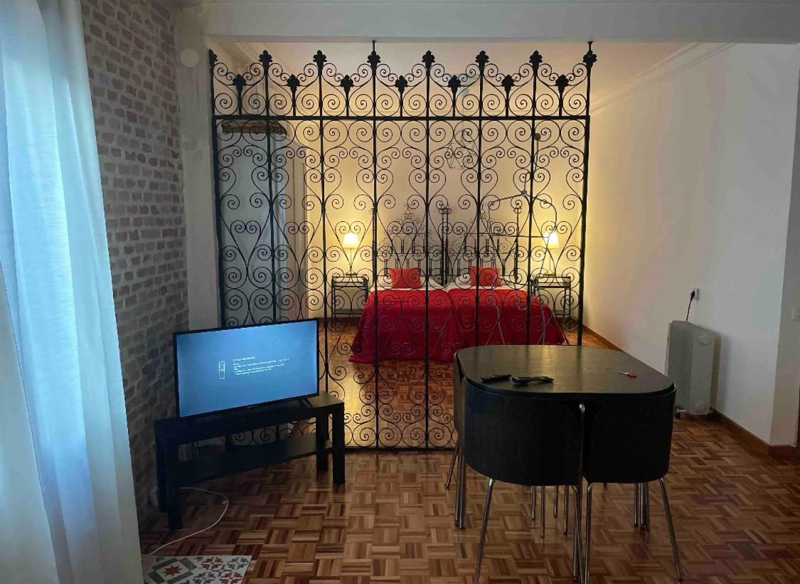 Alojamiento En El Centro De Toledo Apartman Kültér fotó