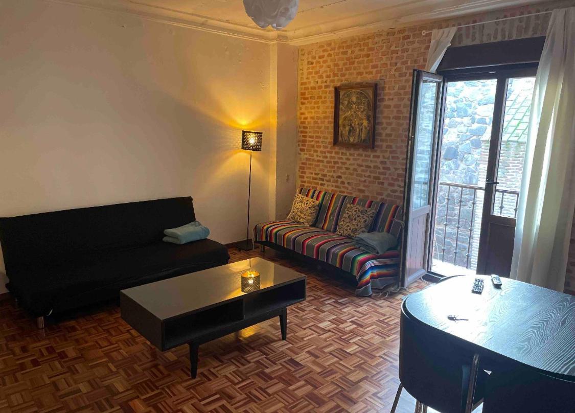 Alojamiento En El Centro De Toledo Apartman Kültér fotó